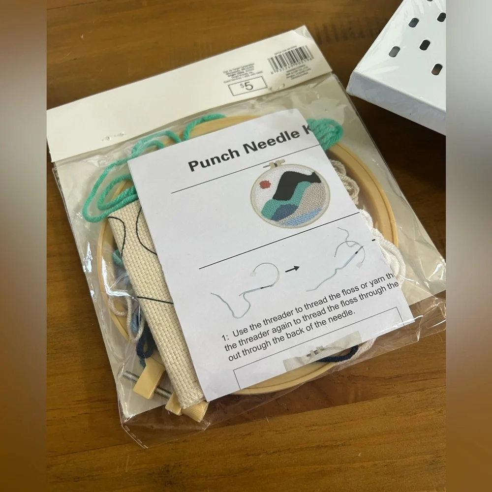NWT Punch Needle Kit with Metal Wall Organizer Tray - White
